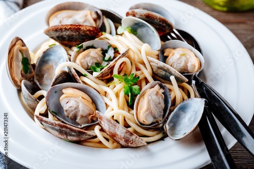 Fotografie Traditional italian seafood pasta with clams Spaghetti alle Vongole
