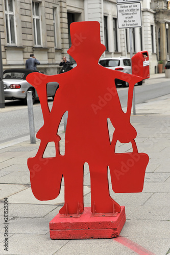 Hinweisfigur Hans Hummel, am Start für einen markierten Weg durch die Altstadt der Hansestadt Hamburg, Deutschland, Europa photo