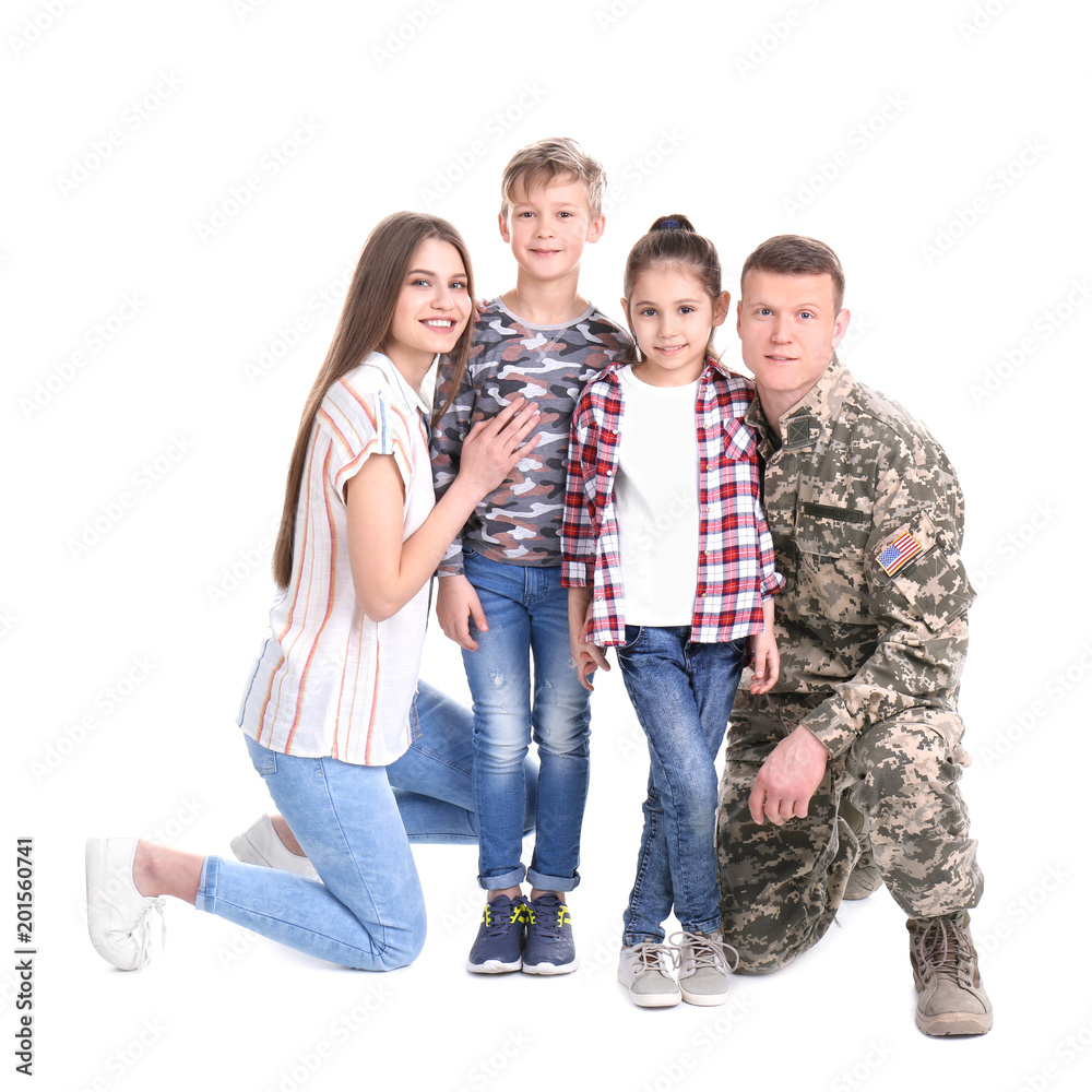 Obraz premium Male soldier with his family on white background. Military service