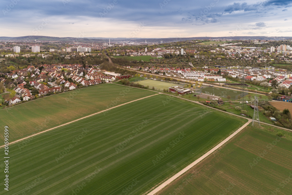 Luftbild mit Blick über die Felder nach Zazenhausen