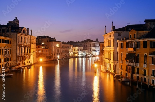 Venice canal night © rabbit75_fot