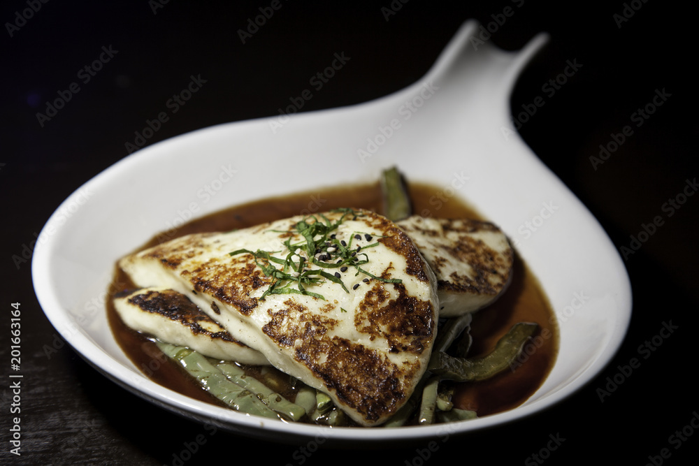 Queso panela, nopal y miel de agave 