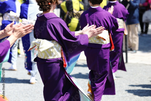 日本の着物を着ている女性