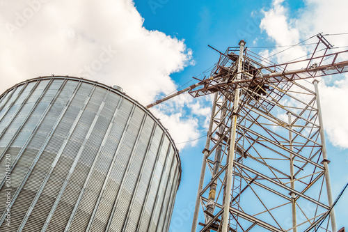 Loading tower of agricultural grain dryer complex