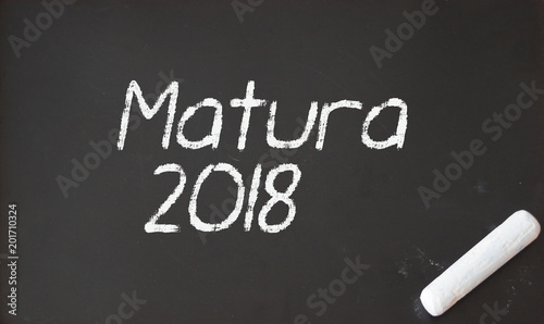 Matura 2018. Napis kredą na szkolnej tablicy.