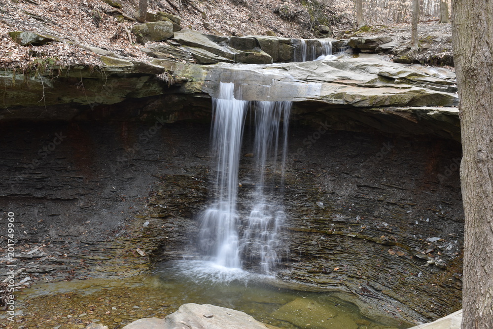 Obraz premium Wonderful Blue Hen Waterfalls in Cuyahoga National Park near Cleveland in Ohio, USA