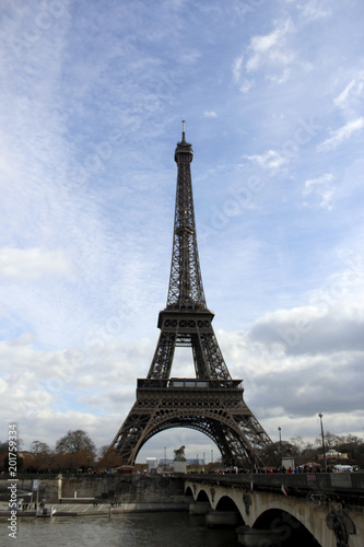 Эйфелева башня в Париже, вид с площади Трокадеро