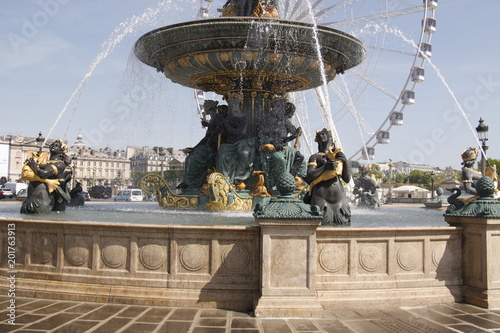 Fontaine des Mers, Place de la Concorde à Paris	 photo