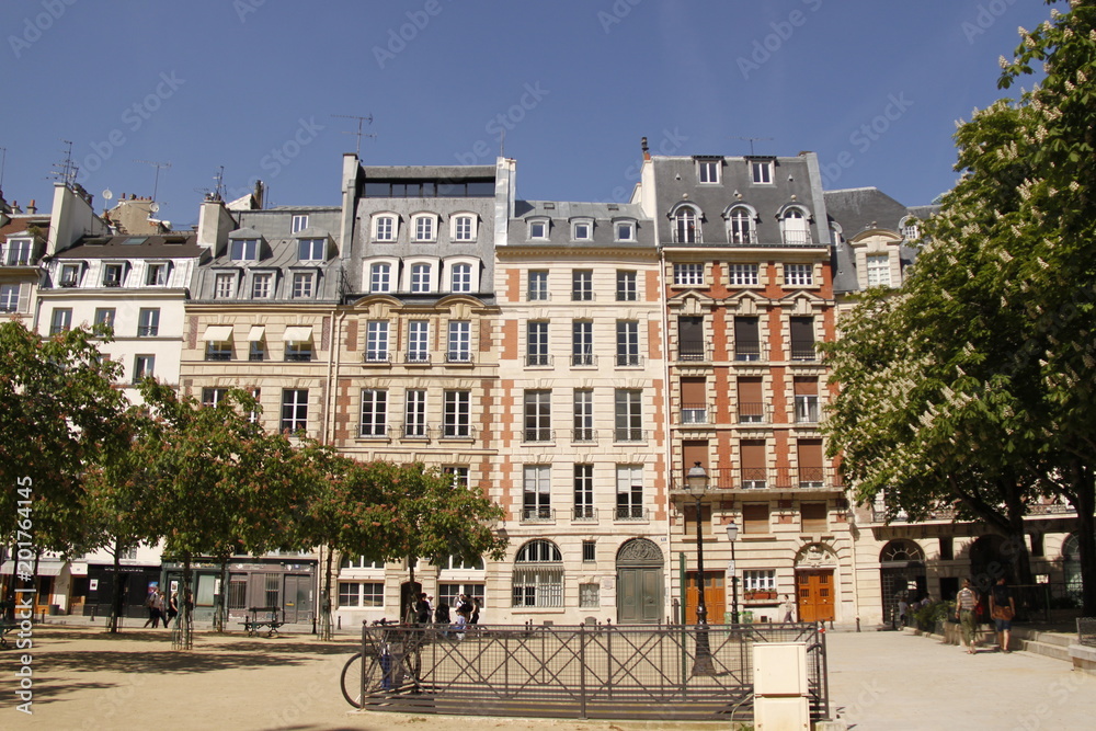 Place Dauphine sur l'île de la Cité à Paris