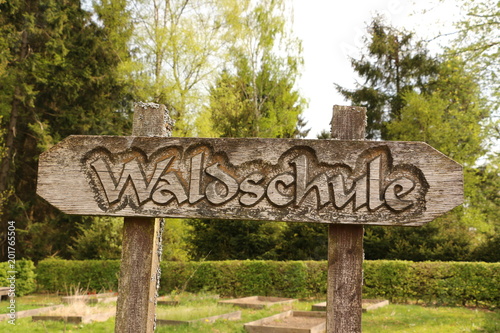 Namensschild für die Waldschule in Neuenrade im Sauerland photo