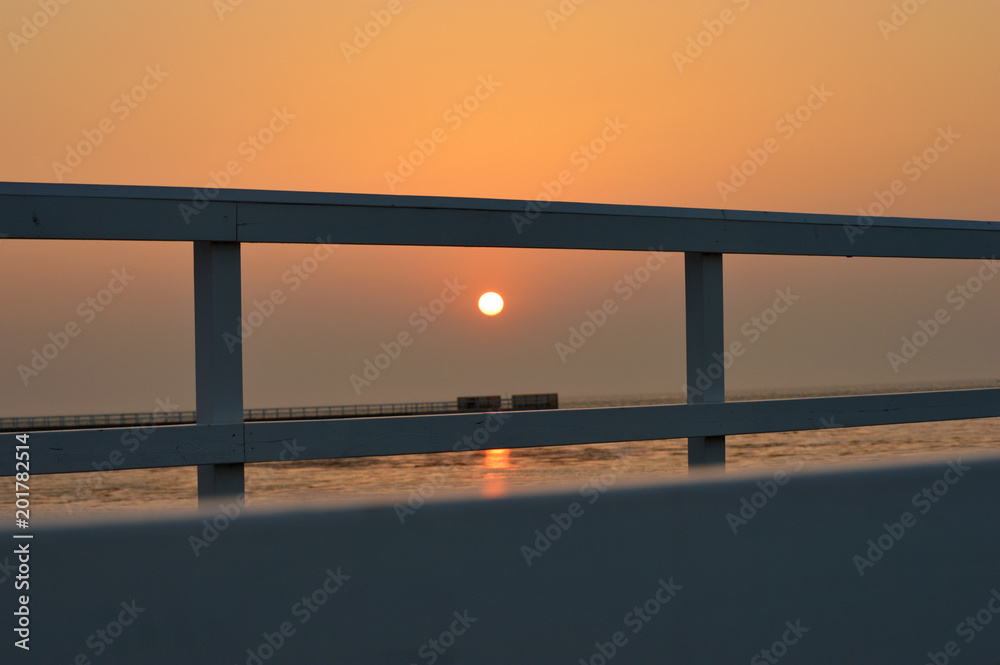 Obraz premium Sunset over the Oresund