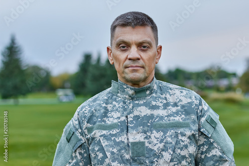 Canvas Print Portrait of mature caucasian soldier