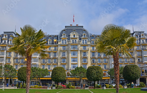 Canvastavla Montreux, Belle Epoque Architektur