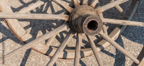 Altes Holzrad