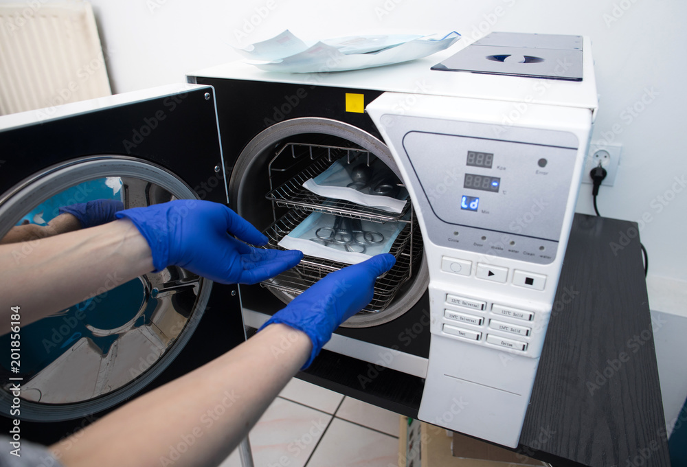 Sterilizing medical instruments in autoclave
