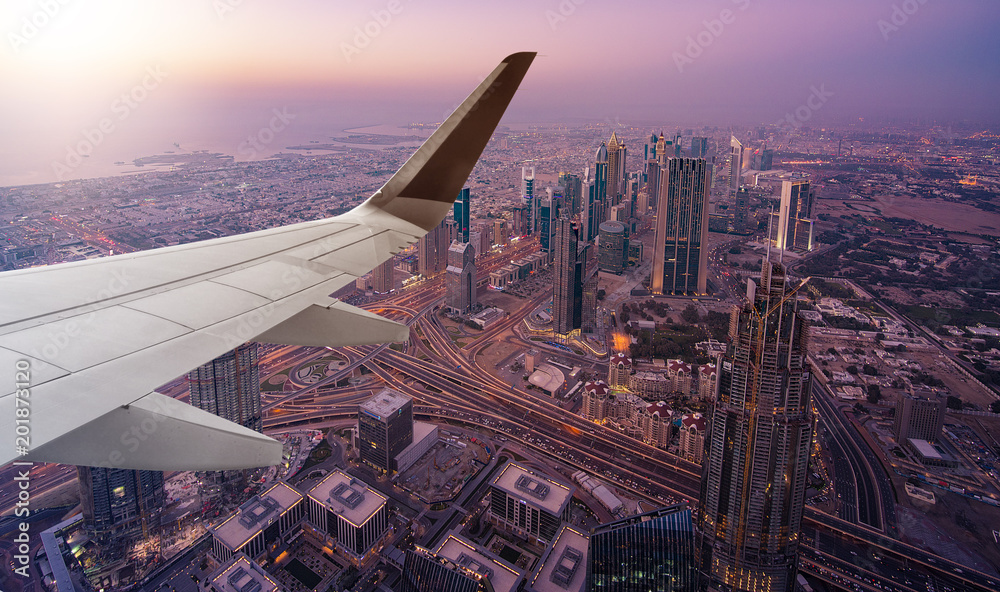 Naklejka premium Dubaj widok z lotu ptaka od samolotu
