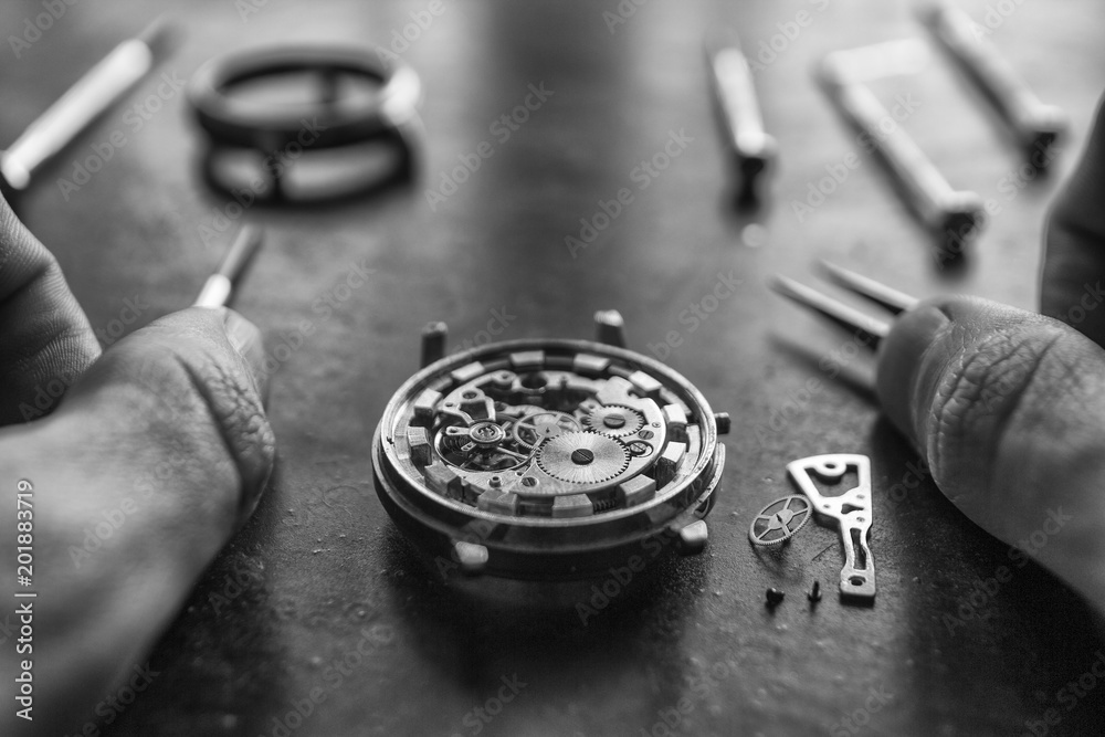 Mechanical watch repair Mechanical watch repair
