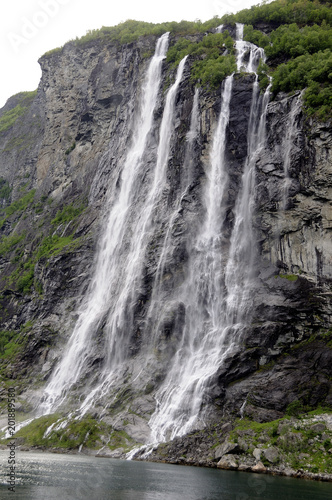 Fototapeta Naklejka Na Ścianę i Meble -  Fjord of geirangerfjord,
