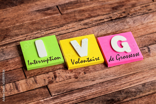 Fotografie post-it acronyme : IVG
