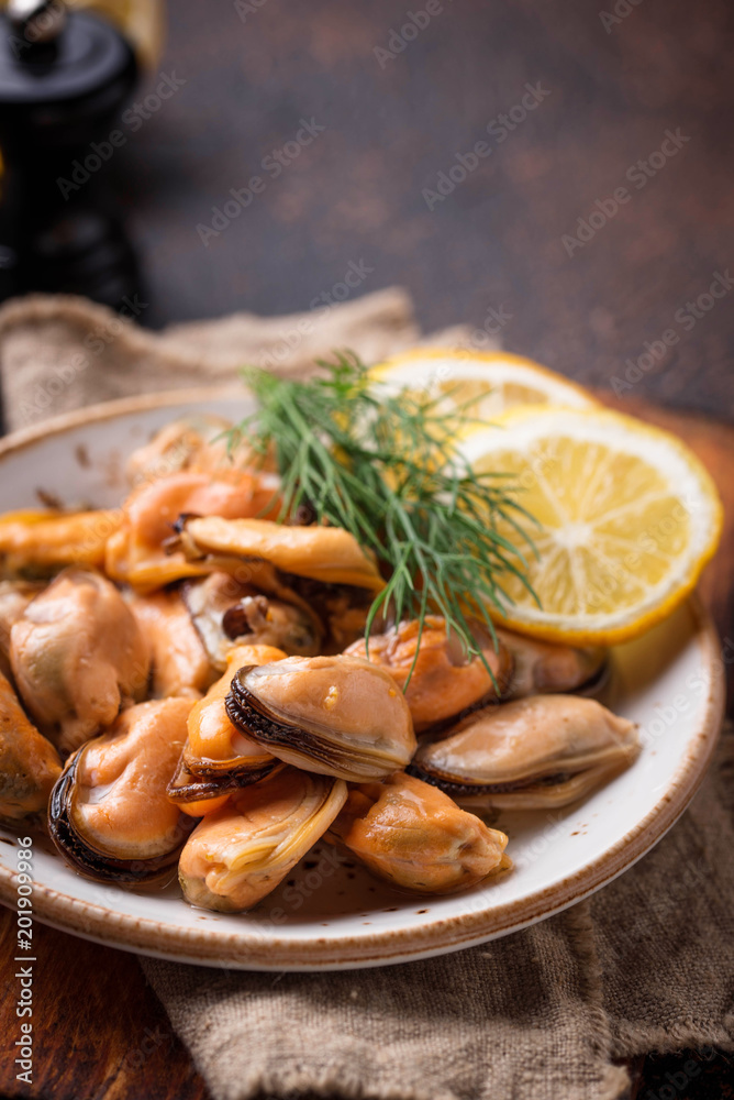 Marinated mussels with lemon and spices Marinated mussels with lemon and spices