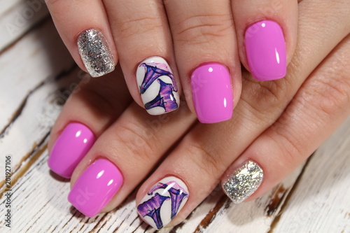 beautiful lilac manicure