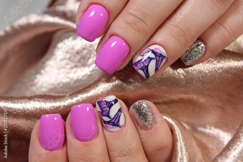 beautiful lilac manicure