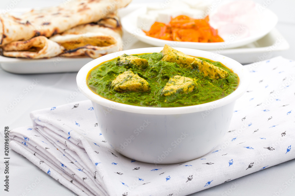 Indian Healthy Cuisine Palak Paneer Served With Tandoori Roti or Salad Made Up of Spinach And Cottage Cheese Indian Healthy Cuisine Palak Paneer Served With Tandoori Roti or Salad Made Up of Spinach And Cottage Cheese