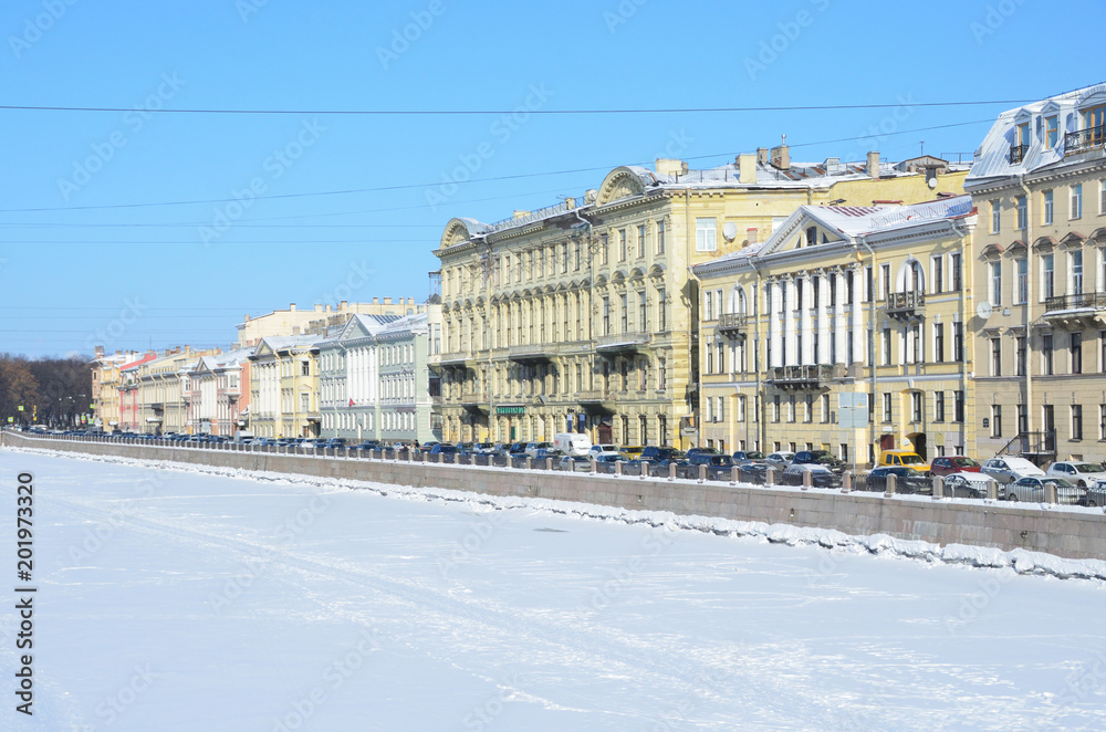 Санкт-Петербург, набережная река Фонтанки зимой в ясный день