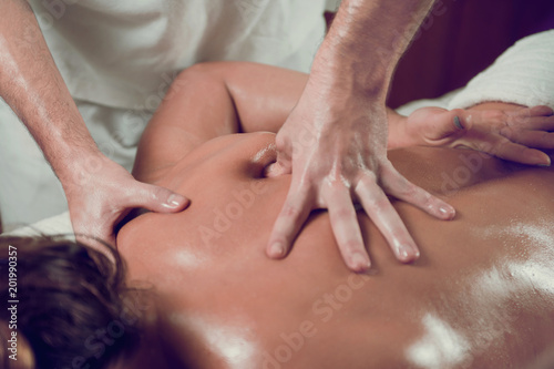 Relaxing Shoulders and Back Massage