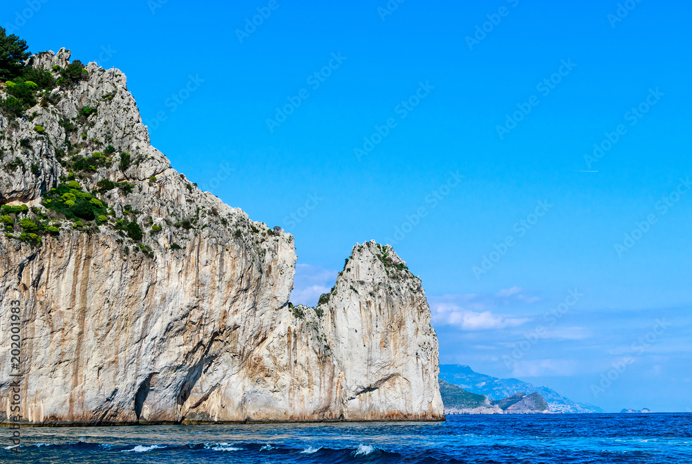 Szenische Faraglioni-Felsen, Capri, Italien