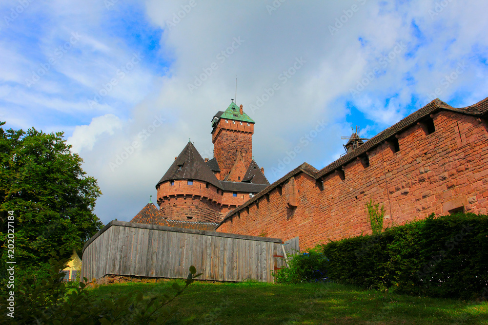 Φωτογραφία haut-koenigsbourg also known chateau du hout-koenigsbourg in alsace, france