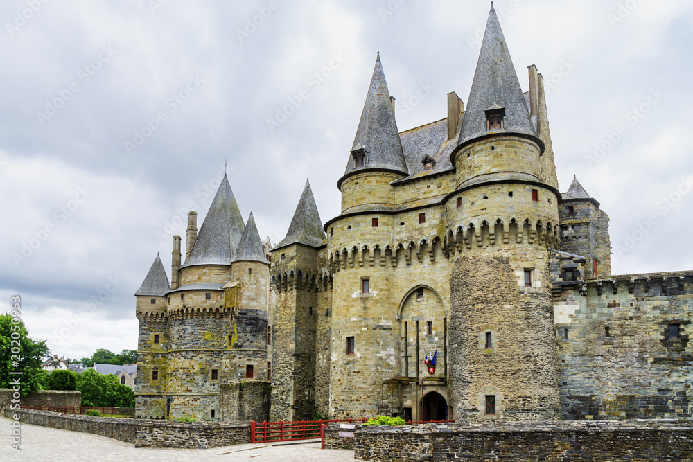Zugang zur Burg von Vitrè in der Bretagne