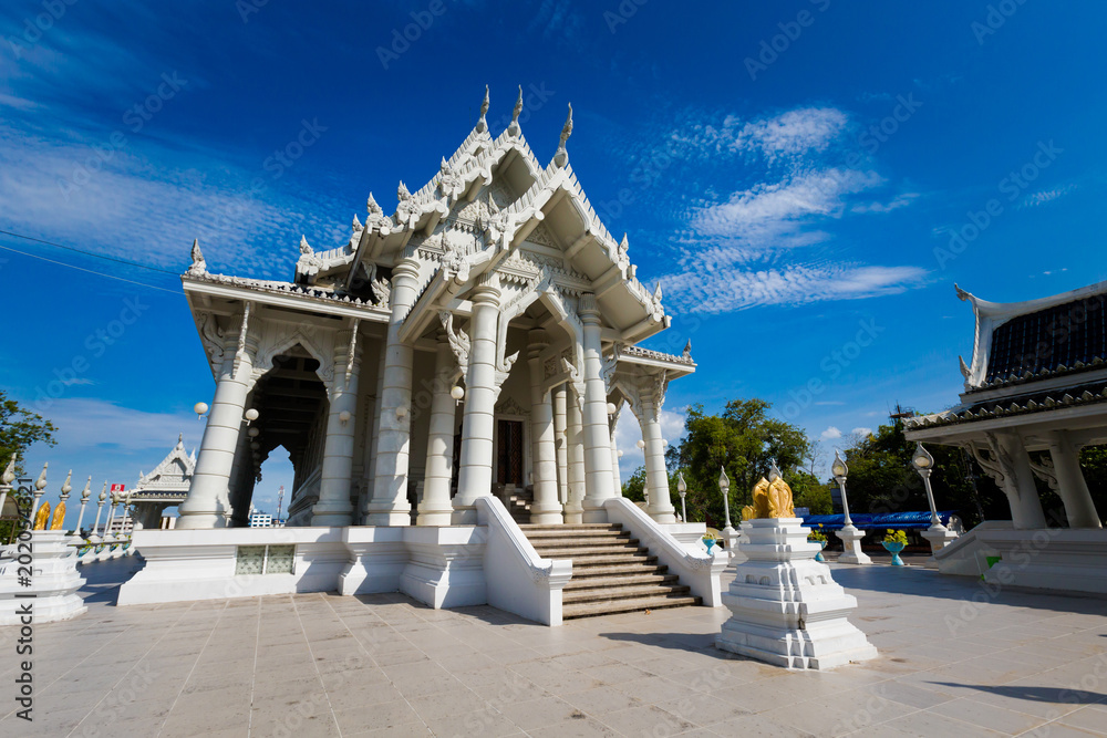 Fototapeta premium Krabi Wat Kaew Korawaram temple
