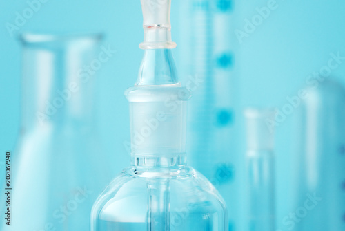 Dropping liquid laboratory glassware
