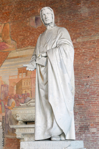 Statue of mathematician Fibonacci in Pisa
