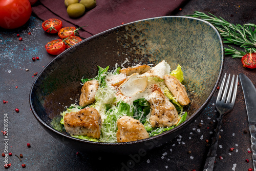 Salad caesar with chicken