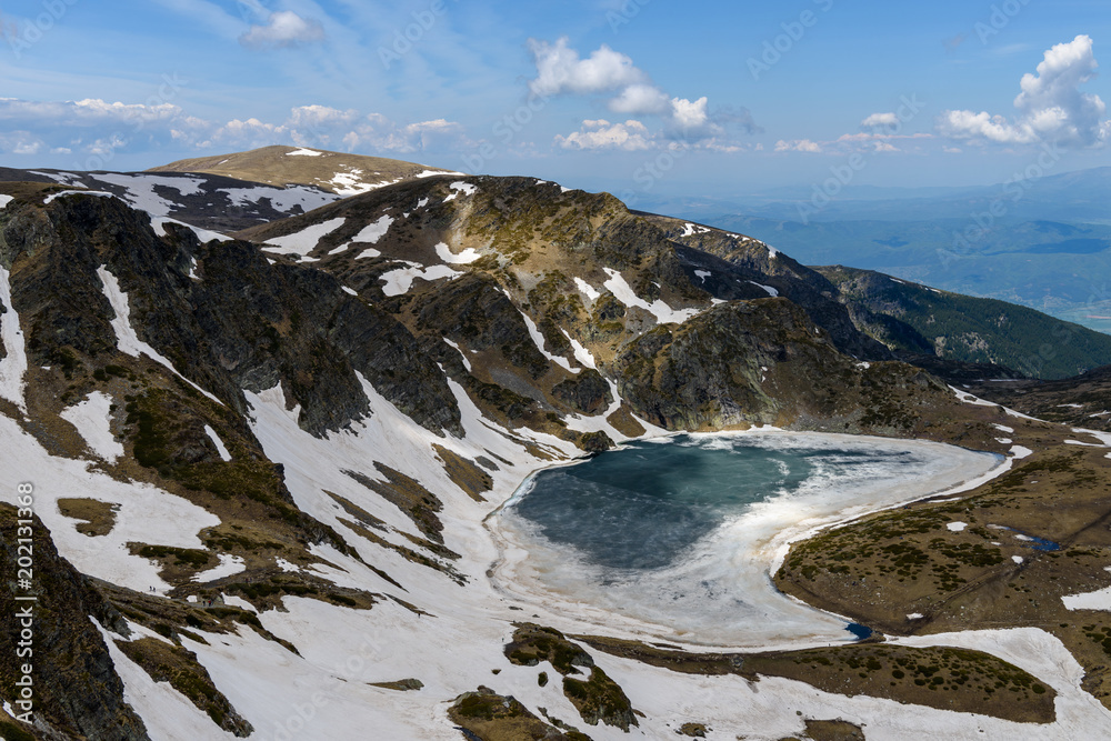 Εκτύπωση καμβά High angle view to the frozen waters of Bubreka or Babreka lake (kidney shaped l