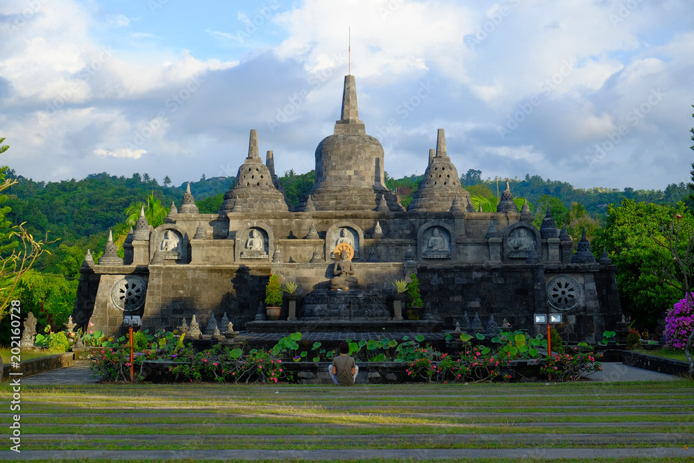 Obraz premium Templo budista Brahmavihara Arama