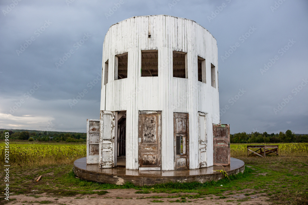 Fototapeta premium Rotunda in Nikolo-Lenivets, Russia