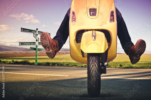 Moto scooter 2 roues vacances et évasion