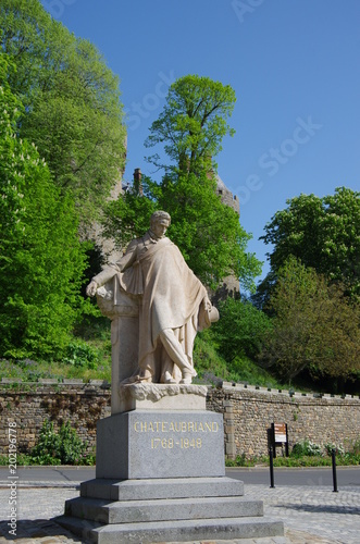 statue chateaubriand combourg