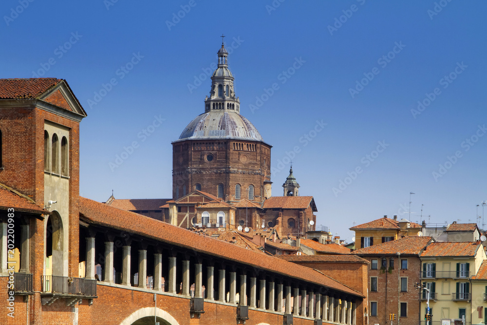 Pavia, Ponte Coperto e Cupola Duomo, Lombardia, Italia, Italy