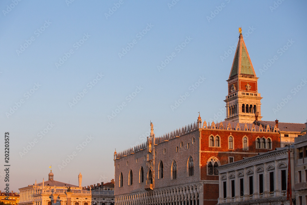 Naklejka premium Venice at sunrise