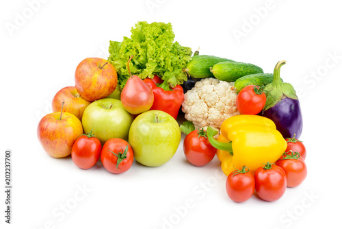Fototapeta Naklejka Na Ścianę i Meble -  Fruits and vegetables isolated on a white background.