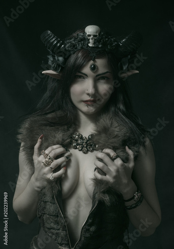 Foto Horned seductive faun