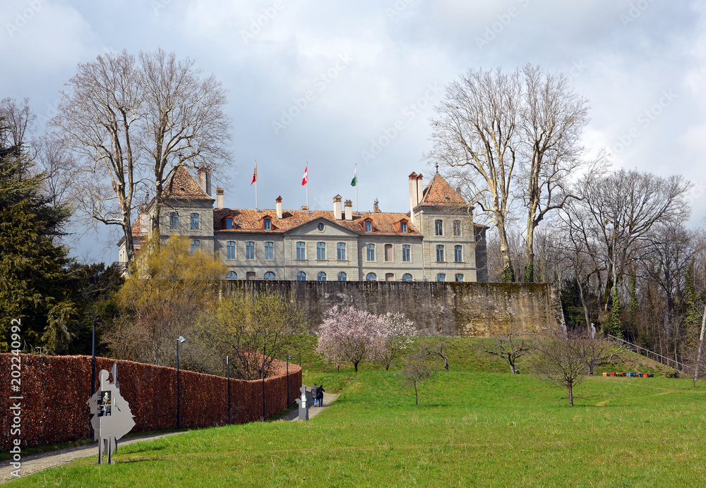 Schloss Prangins am Genfersee