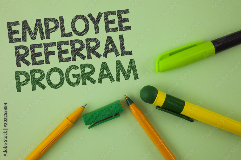 Fotka „Handwriting text writing Employee Referral Program. Concept meaning  Recommend right jobseeker share vacant job post written on Plain Green  background Pens next to it.“ ze služby Stock | Adobe Stock