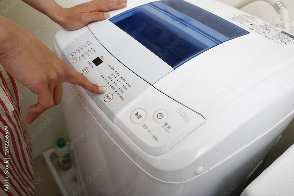 家事をする主婦,女性 家事をする主婦,女性