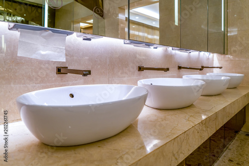 Quadro su tela Upscale hotel mansion bathroom