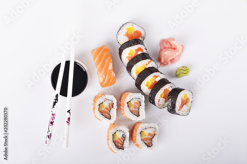 Sushi. Tradycyjne japońskie sushi.